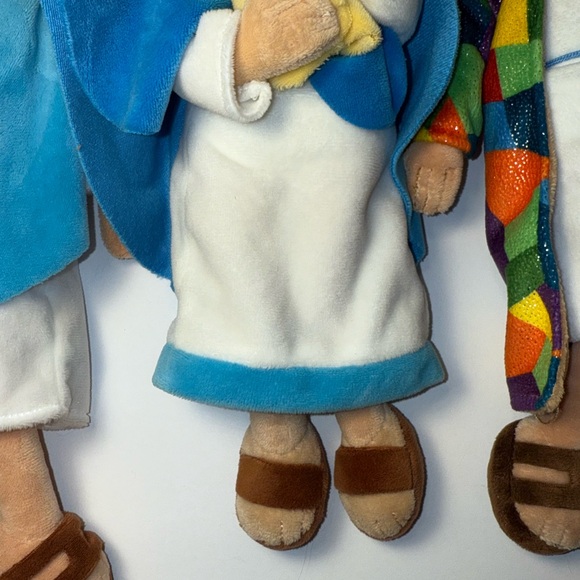Set of 3 Hallmark Plush Biblical Figures - Jesus, Joseph, Mary with baby Jesus - Picture 6 of 13